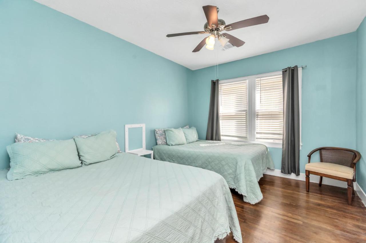 Cozy Historic Galveston House-8 Min Walk To Beach! Exterior photo