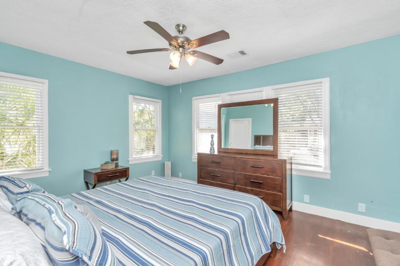 Cozy Historic Galveston House-8 Min Walk To Beach! Exterior photo