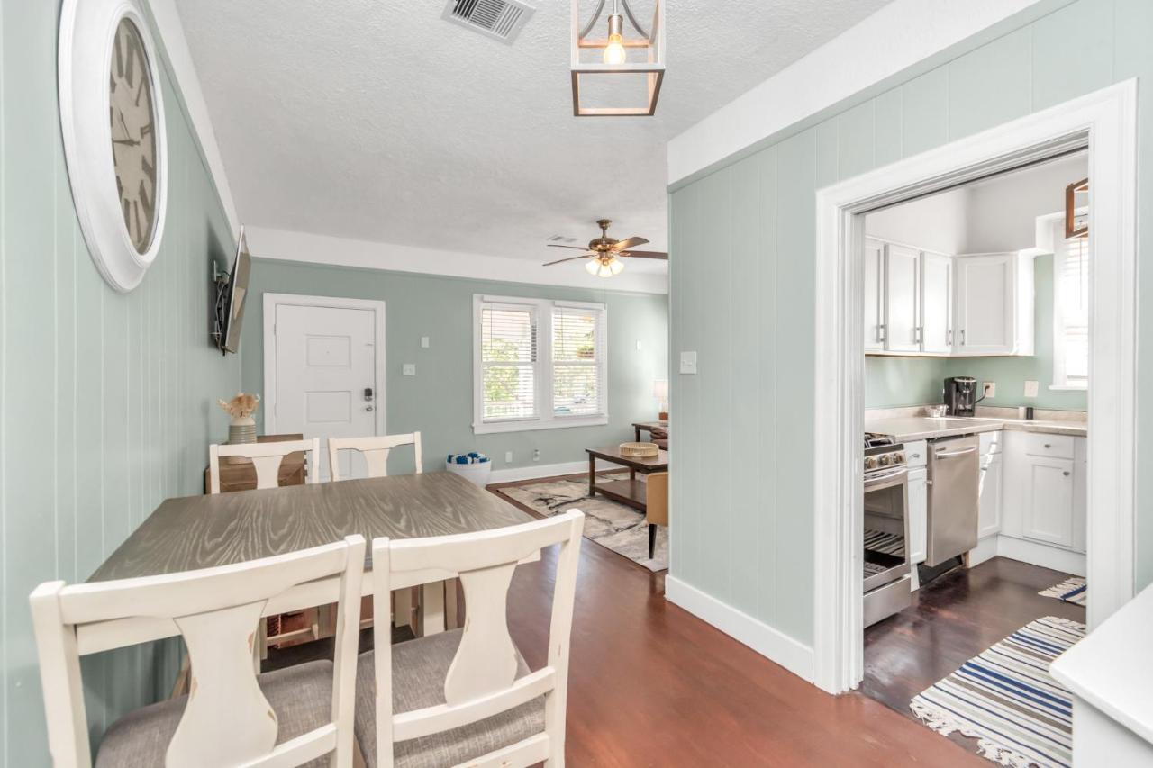 Cozy Historic Galveston House-8 Min Walk To Beach! Exterior photo